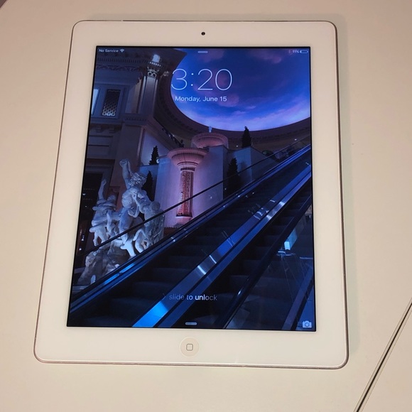 Apple Other - iPad 2 Wi-Fi 3G 16GB White